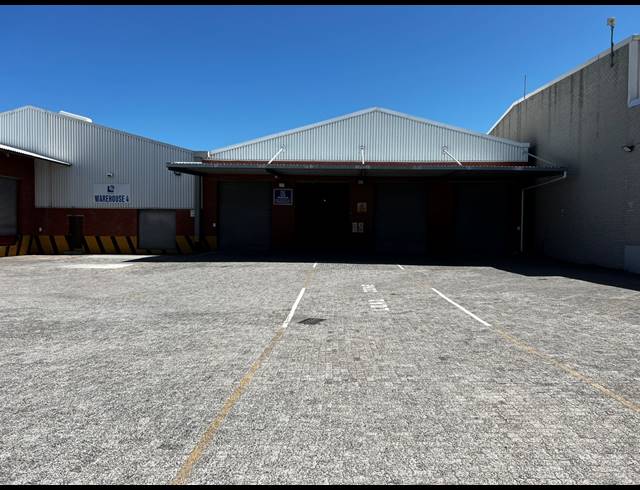 3,090M² WAREHOUSE TO LET IN AIRPORT INDUSTRIA